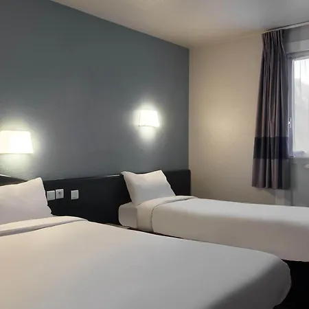 B&B Hotel Saclay Hotel