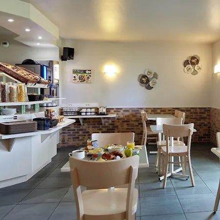 B&B Hotel Saclay Hotel