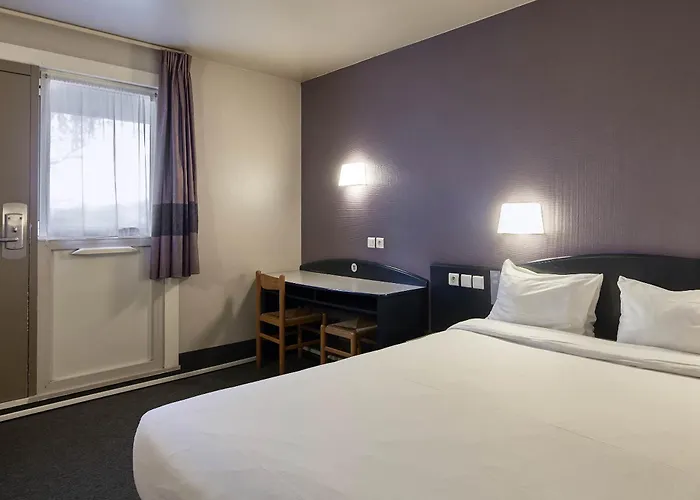 호텔 B&B Hotel Saclay