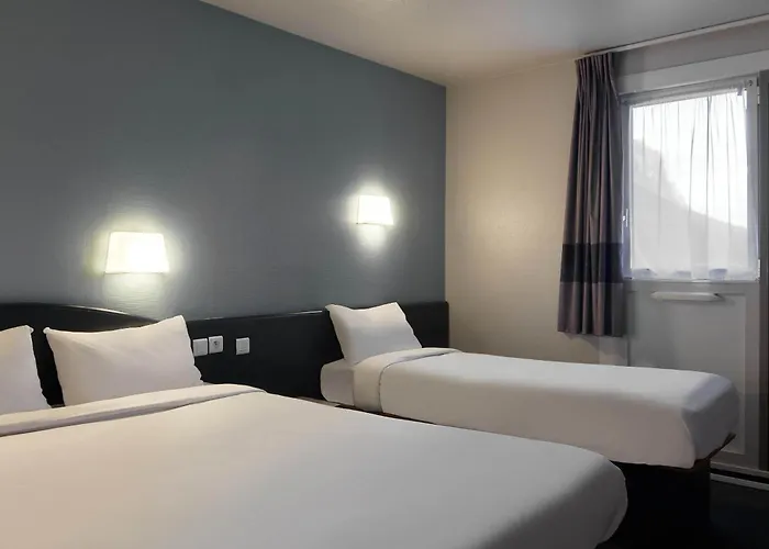 B&B Hotel Saclay 호텔
